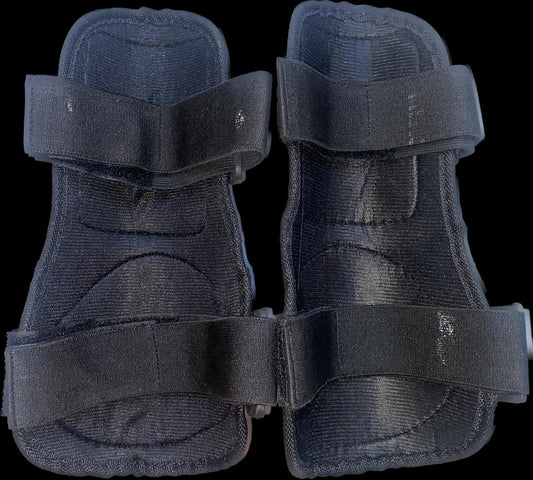 Short Corner Knee Guards